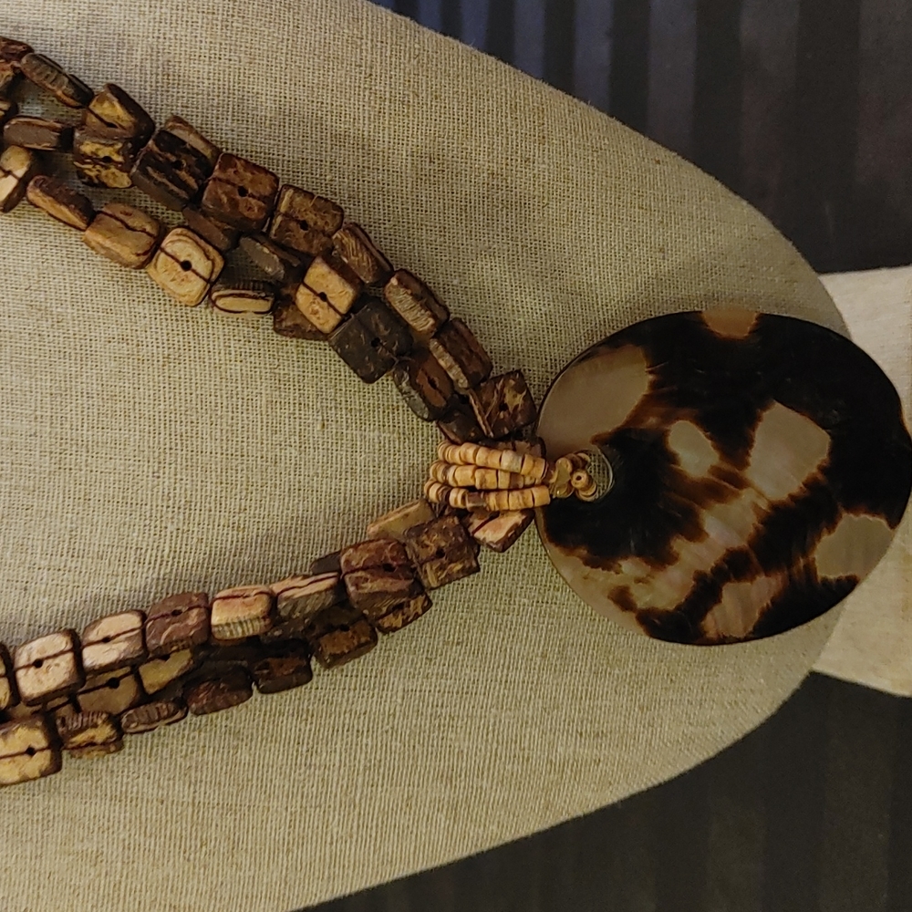 Necklace - Picture 2 of 4